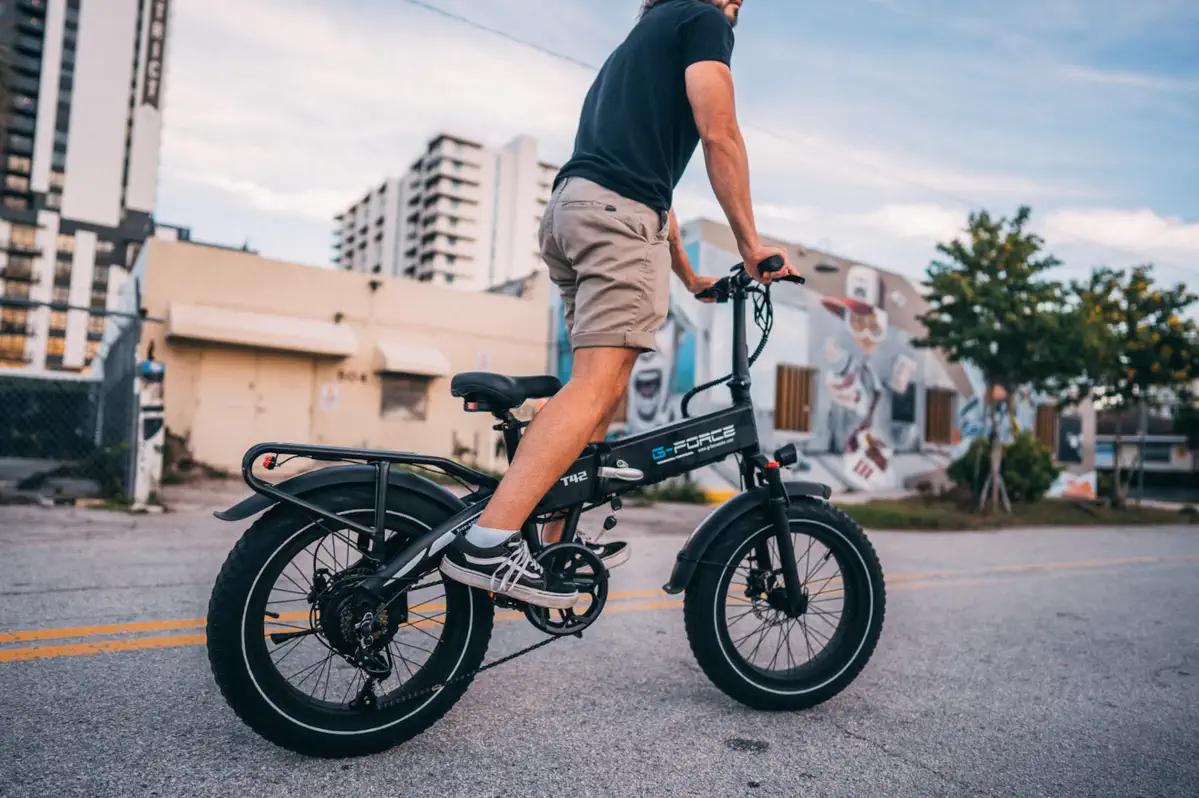 Urban mobility and city commuting scene
